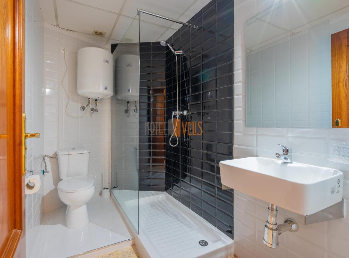 Hotel Velis Велес Экстерьер фото